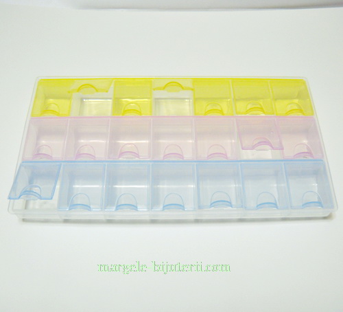 Cutie plastic, transparenta, 21 compartimente, 21x12x2.3cm(3-4 compartimente nu se inchid)