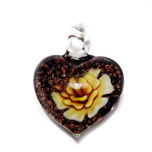 Pandantiv Murano, negru cu floare galbena si glitter auriu, inima 42x32x15mm