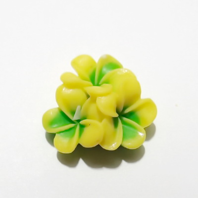  Cabochon rasina, 3 flori galben cu verde, 21x21x10mm
