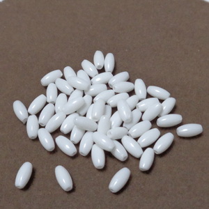 Margele plastic, bob orez, albe, 6x3mm (100-110 buc)