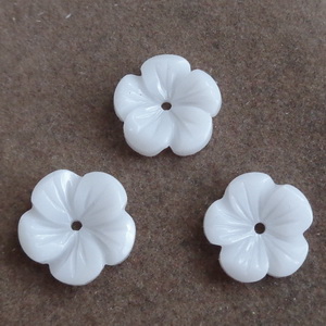 Flori plastic, albe, 11.5x12x3mm