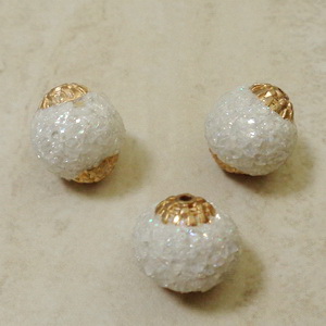 Margele indoneziene albe cu accesorii aurii,  15~15.5x14~15mm