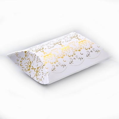 Cutie cadou carton alb cu flori aurii, perna, 9x6.5x2.6cm