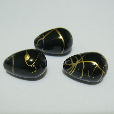 Margele plastic lacrima negre cu auriu 15x10 mm