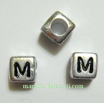 Margele alfabet, plastic argintiu, cubice 6x6x6mm, litera M
