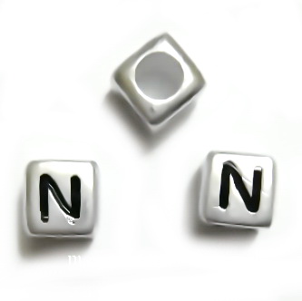 Margele alfabet, plastic argintiu, cubice 6x6x6mm, litera N