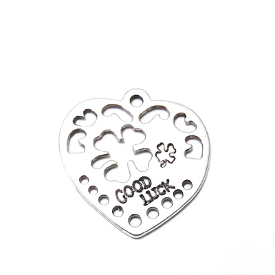 Pandantiv argintiu antichizat inima cu trifoi, 23x22x1mm