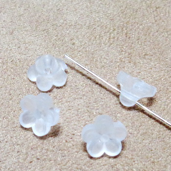 Flori acrilice, frosted, albe, 7x5mm