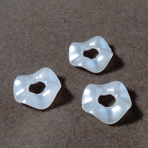 Distantier plastic, perlat, alb, 13x3mm, orificiu 4.5mm 1 buc