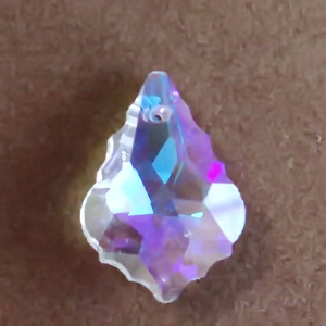 Pandantiv cristal transparent AB frunza 22x15.5x8.5mm 1 buc