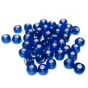 Margele nisip, albastre, cu interior argintiu, 4mm 20 g