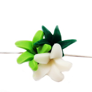 Margele polymer, 3 flori, verde-alb 18~20x18~19x11~14mm