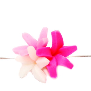 Margele polymer, 3 flori, roz-alb 18~20x18~19x11~14mm 1 buc