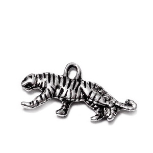 Pandantiv argintiu antichizat tigru, 22x11x2.5mm