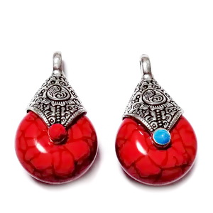 Pandantiv cu accesoriu argintiu antichizat si margea imitatie turcoaz rosu, 28x16x14mm