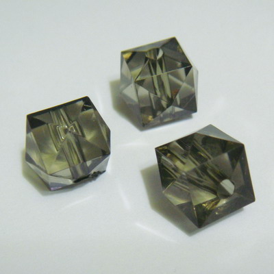 Margele plastic cubice kaky 10x10 mm