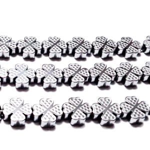 Margele hematit, argintii, trifoi cu 4 foi, 8x8x2.5mm 1 buc