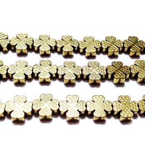 Margele hematit, aurii, trifoi cu 4 foi, 8x8x2.5mm 1 buc