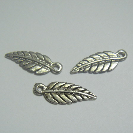 Pandantiv argintiu antichizat frunzulita, 20x8 mm