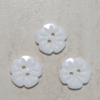 Nasturi plastic alb, floare 15x2.5mm 1 buc