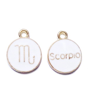 Pandantiv metalic emailat, auriu cu alb, SCORPION, 15x12x2mm 1 buc