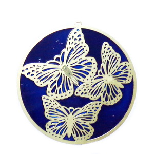 Pandantiv metalic, gravat, auriu, emailat, albastru inchis, cu fluturi, 49x47x0.3mm 1 buc