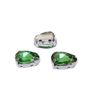 Cristale rhinestone, lacrima, verde-deschis, de cusut, 10x7x5mm 1 buc