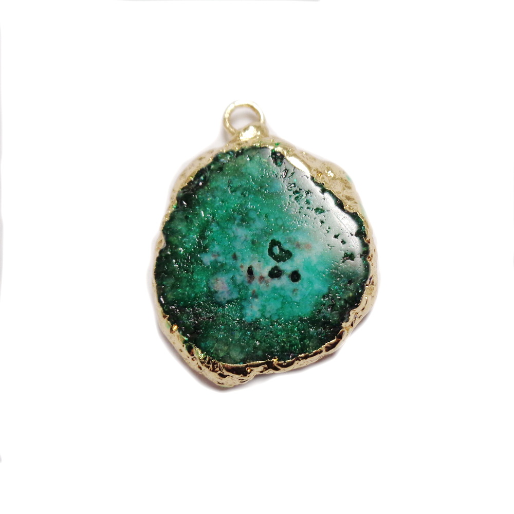 Pandantiv druzy agate verde, electroplacat cu auriu pe margine, 24x21x5mm 1 buc