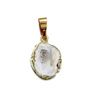 Pandantiv druzy agate, electroplacat cu auriu pe margine, 33x15x5mm 1 buc