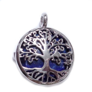 Pandantiv argintiu inchis cu copacul vietii si cu cabochon lapis lazuli, 32x25x8mm 1 buc
