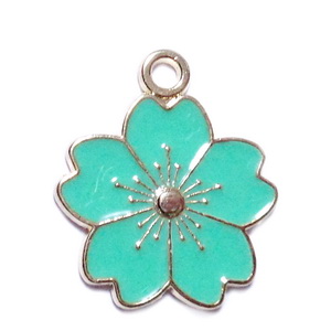 Pandantiv auriu, emailat, floare verde, 21x17x1.5mm 1 buc