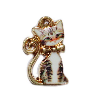 Pandantiv metalic auriu, emailat, pisica alba cu maro, 21x14x2mm