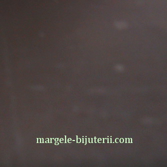 Folie magnetica maro, 30x20x0.1 cm, cu adeziv pe verso