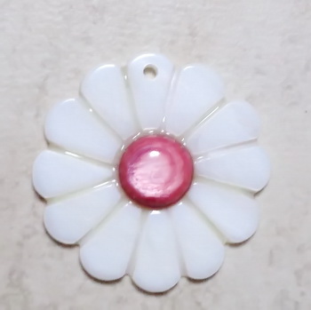 Pandantiv sidef alb, floare 30x5~6mm, cabochon roz de 10mm 1 buc