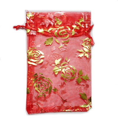 Saculet organza rosu, cu imprimeu trandafiri aurii, 15x10cm, interior 12x10 cm