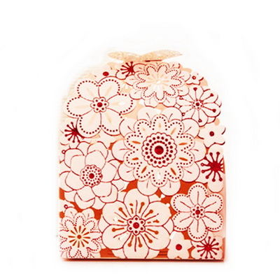 Cutie carton, roz, perforata cu flori si fluturas, 9x6x11cm