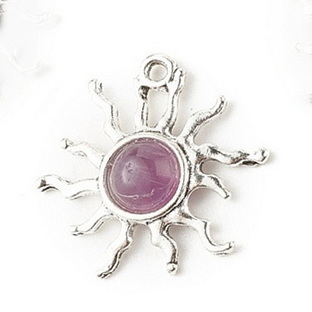 Pandantiv argintiu antichizat, soare 25x26x4mm, cabochon ametist 1 buc