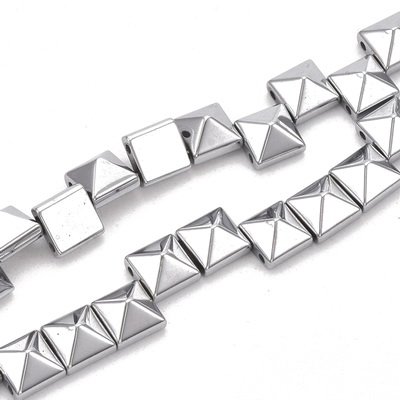 Hematit electroplacat argintiu, cu 2 orificii, 6x6x4mm 1 buc