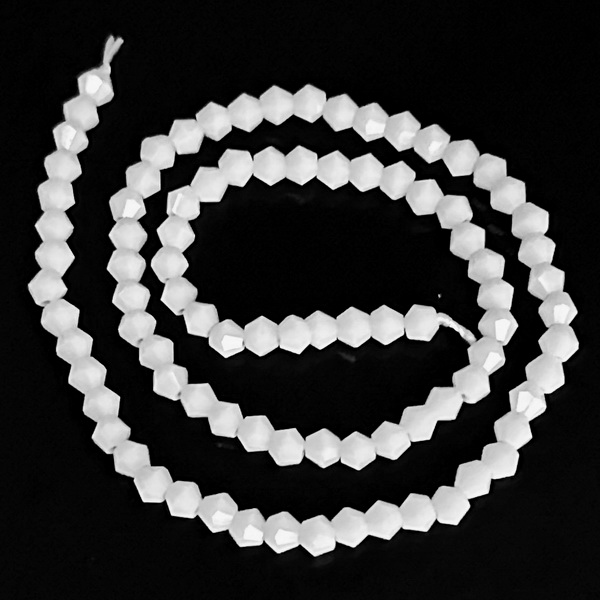 Cristale biconice, 4mm, albe, opace-sir 90 buc 1 buc
