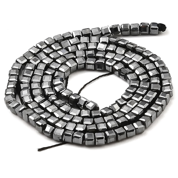 Hematit electroplacat negru, cubice 2.5x2.5x2.5mm-sir 158 buc 1 buc