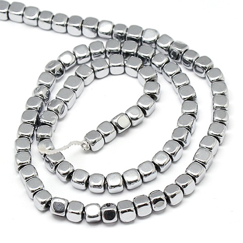 Hematit electroplacat argintiu inchis, cubic cu muchiile rotunjite, 3x3x3mm-sir 135buc 1 buc