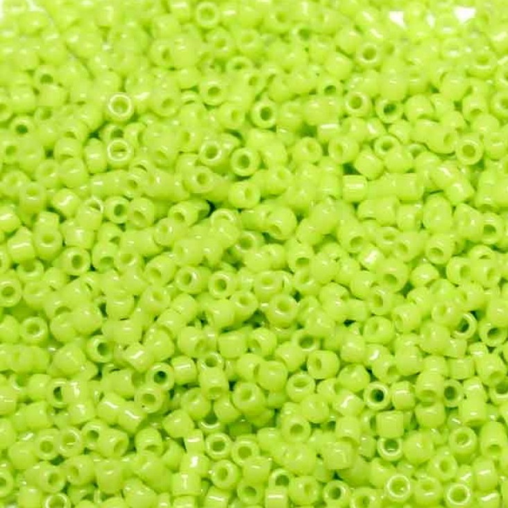 Margele TOHO rotunde 15/0 : Opaque Sour Apple 20 g