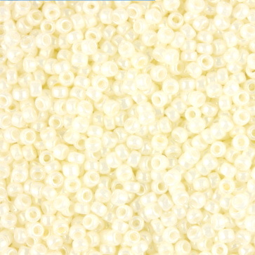 Margele TOHO rotunde 15/0 : Opaque-Lustered Navajo White 20 g