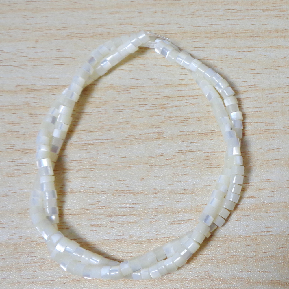 Sidef alb, disc(Heishi), 4x2.5mm-sir 162 buc 1 buc