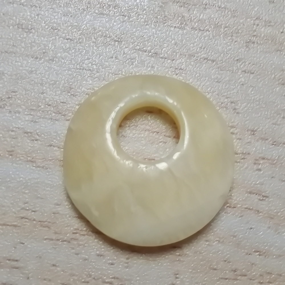 Pandantiv jad galben, 28x6.5~9mm 1 buc