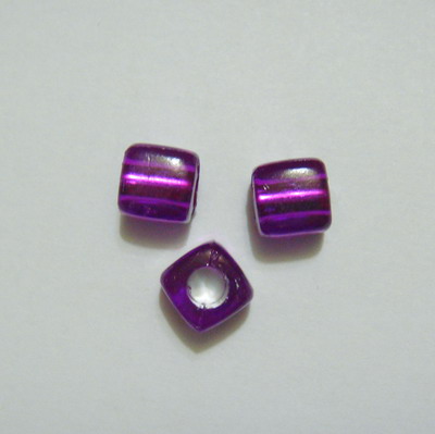 Margele plastic cubice mov, 7mm, orificiu 4mm
