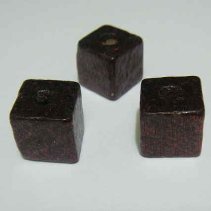 Margele lemn cubice maro 12 mm