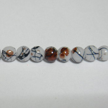 Margele sticla albe vopsite cu pete maro, 4mm