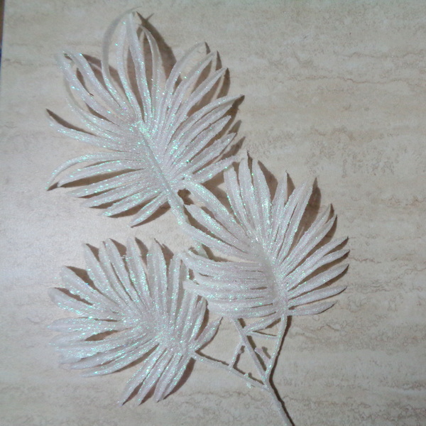 Ornament pt, Craciun, frunza cu glitter crem, 23x19cm + codita 22cm 1 rola 2.7 m