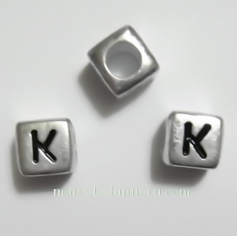 Margele alfabet, plastic argintiu, cubice 6x6x6mm, litera K 1 buc